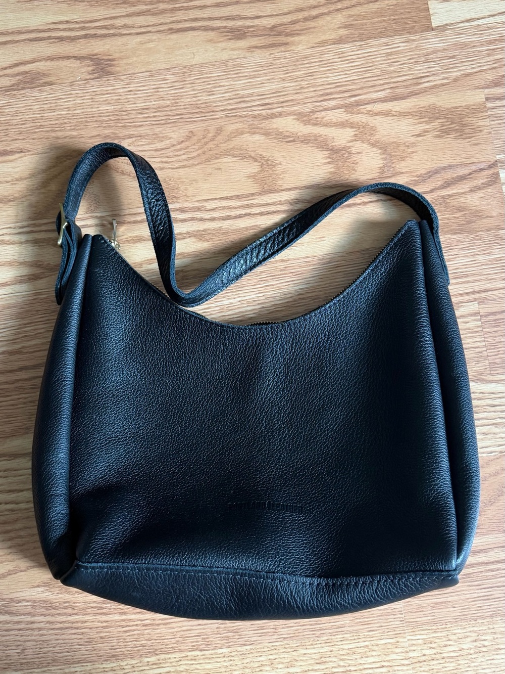 Aspen Shoulder Bag - Medium Portland Leather - Picture 2 of 7